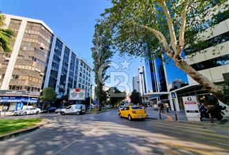 ALSANCAK MERKEZ'DE GAZİ BULVARI ÜZERİ SATILIK DÜKKAN....