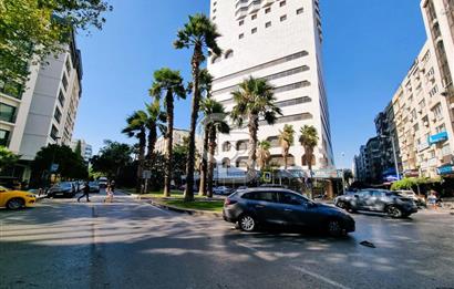 ALSANCAK MERKEZ'DE GAZİ BULVARI ÜZERİ SATILIK DÜKKAN....
