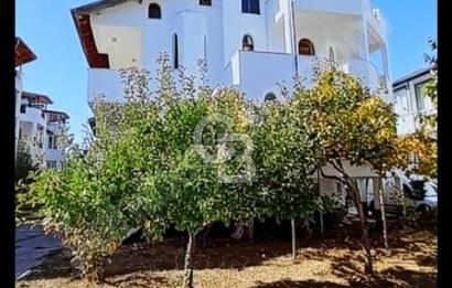 BEYŞEHİR BEYAZGÜL SİTESİN'DE 3+1 TRİPLEKS SATILIK VİLLA