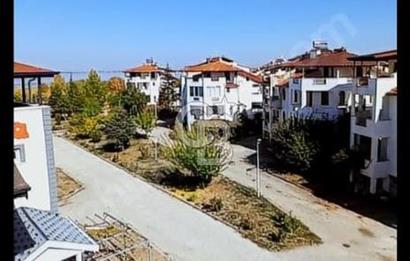 BEYŞEHİR BEYAZGÜL SİTESİN'DE 3+1 TRİPLEKS SATILIK VİLLA