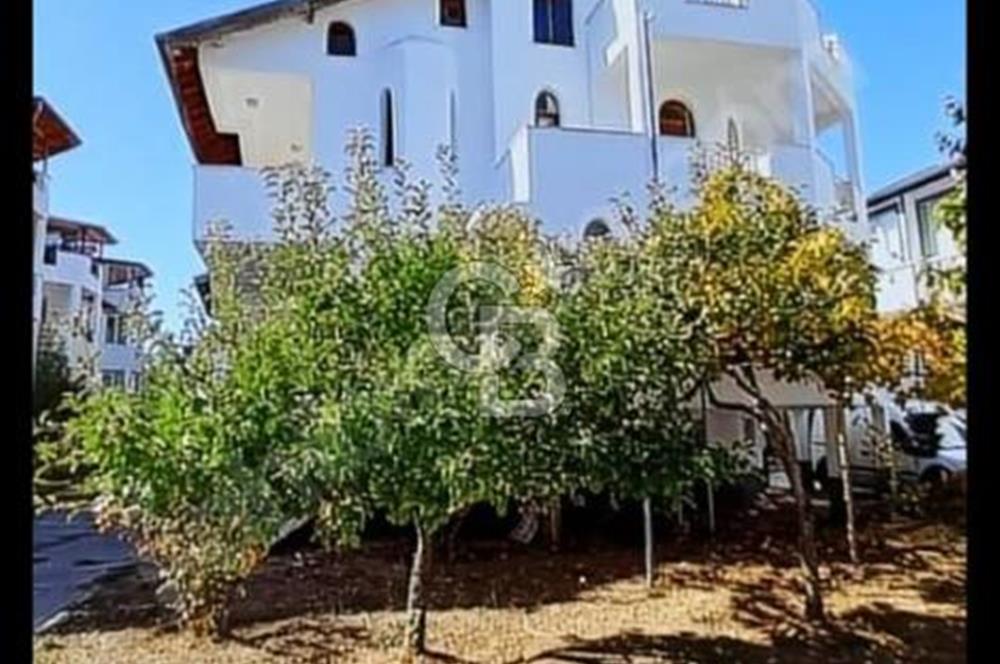 BEYŞEHİR BEYAZGÜL SİTESİN'DE 3+1 TRİPLEKS SATILIK VİLLA