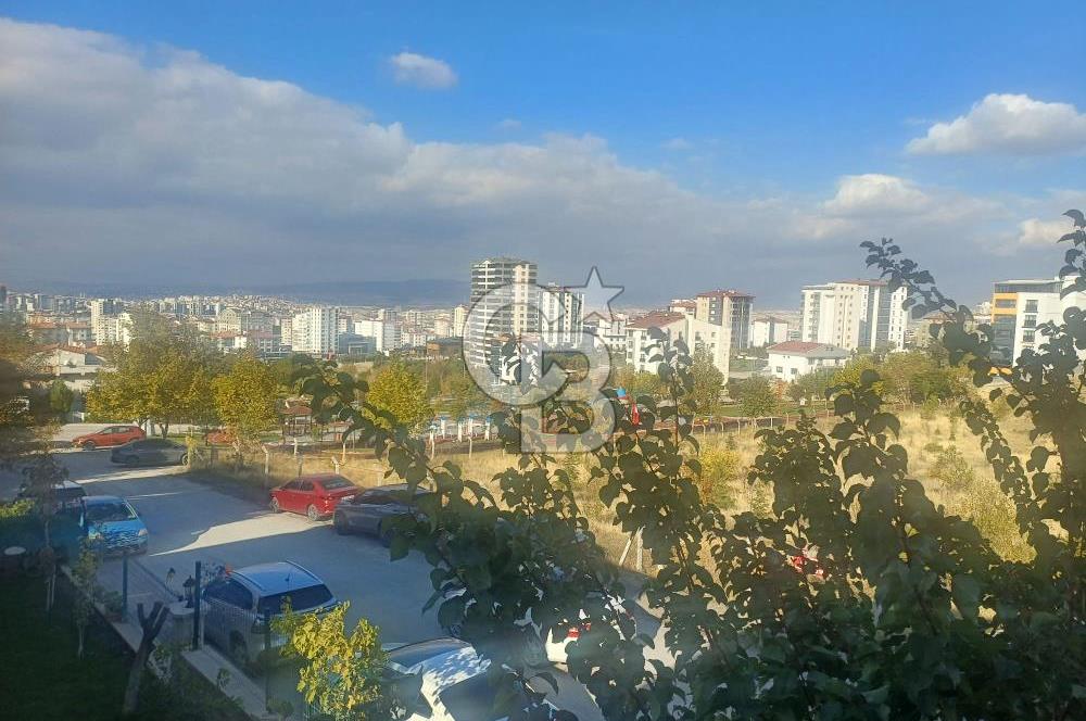 BAĞLICA'DA MUHTEŞEM MANZARALI, GENİŞ BAHÇELİ, SATILIK 4+1 VİLLA