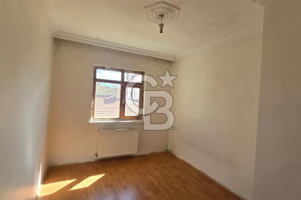 Yenimahalle Kayalar Erol Kaya Caddesi Köşe Konumda 3+1 Daire Boş