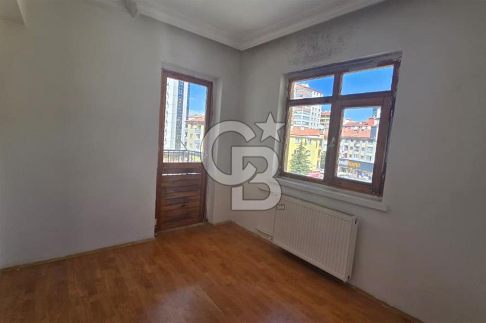 Yenimahalle Kayalar Erol Kaya Caddesi Köşe Konumda 3+1 Daire Boş