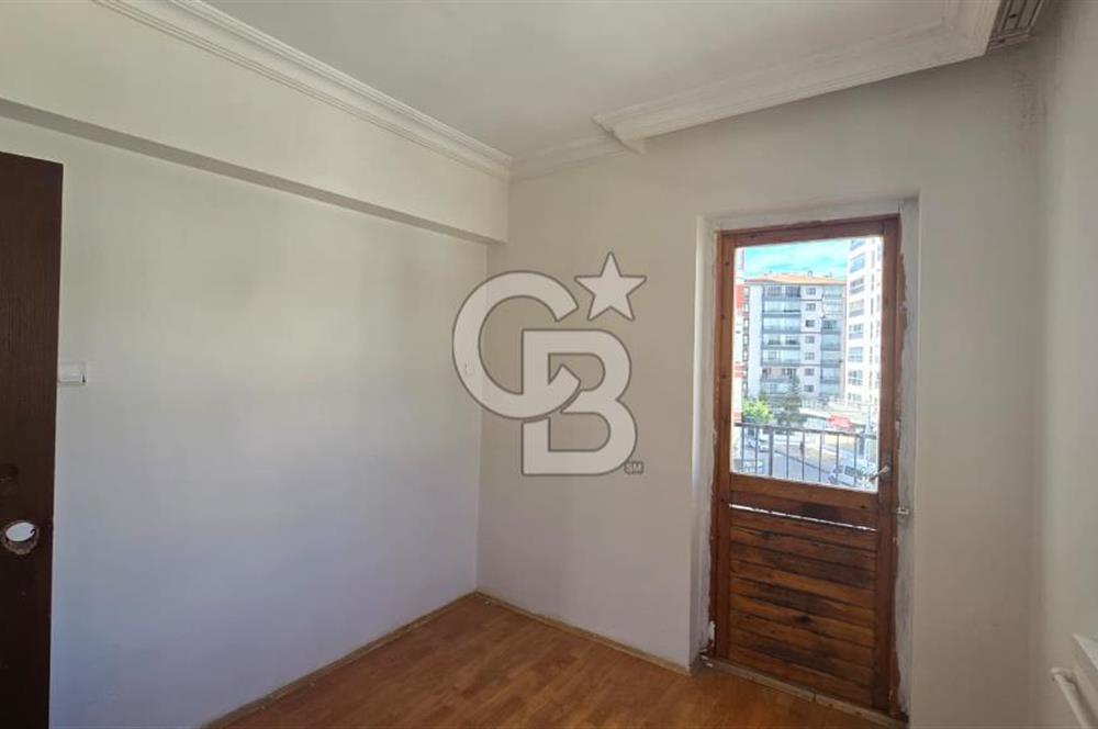 Yenimahalle Kayalar Erol Kaya Caddesi Köşe Konumda 3+1 Daire Boş