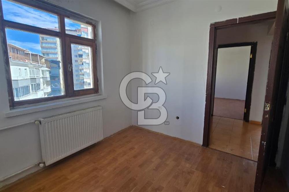 Yenimahalle Kayalar Erol Kaya Caddesi Köşe Konumda 3+1 Daire Boş