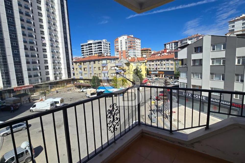 Yenimahalle Kayalar Erol Kaya Caddesi Köşe Konumda 3+1 Daire Boş