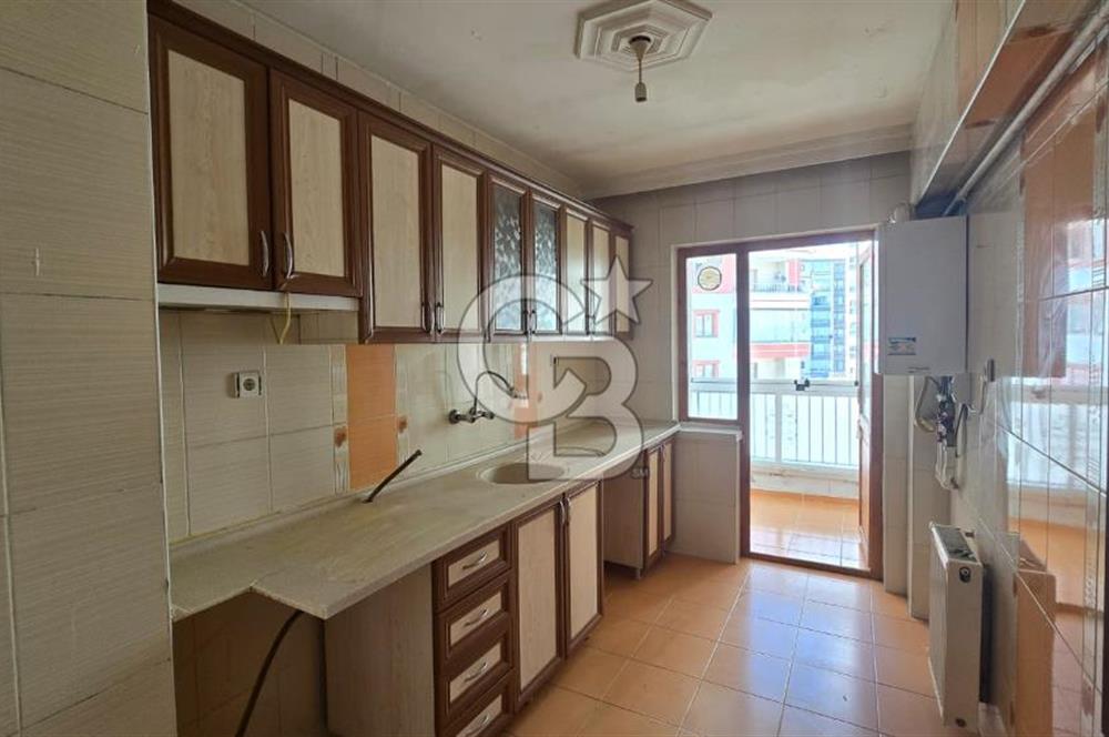 Yenimahalle Kayalar Erol Kaya Caddesi Köşe Konumda 3+1 Daire Boş