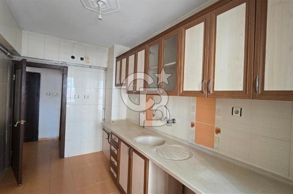 Yenimahalle Kayalar Erol Kaya Caddesi Köşe Konumda 3+1 Daire Boş