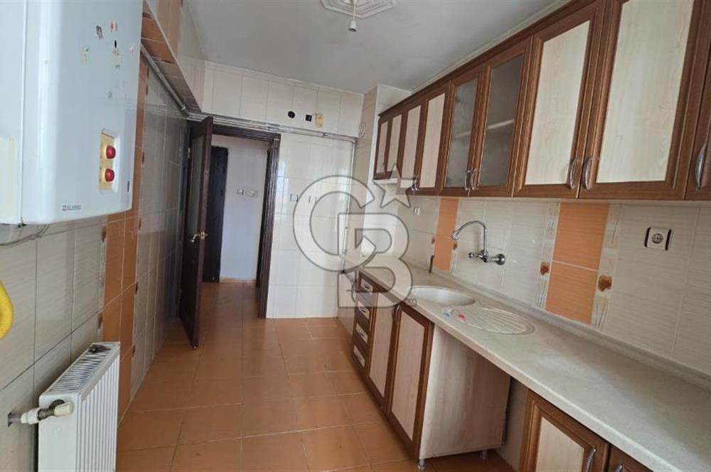 Yenimahalle Kayalar Erol Kaya Caddesi Köşe Konumda 3+1 Daire Boş