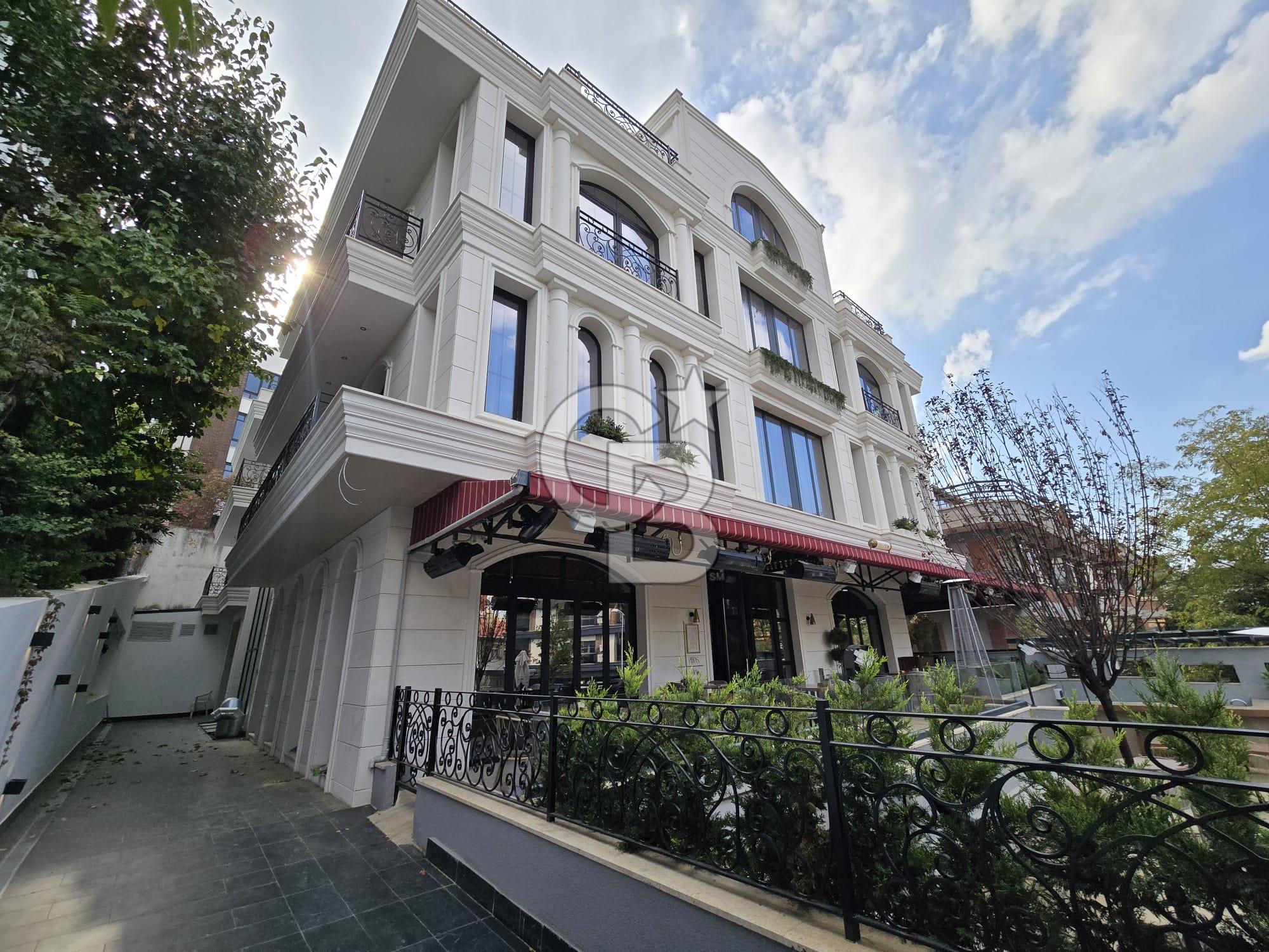 FİLİSTİN CADDESİ SIFIR BİNADA MOBİLYALI OTOPARKLI 1+1 KİRALIK