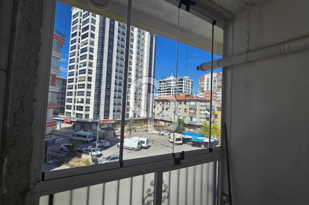 Yenimahalle Kayalar Erol Kaya Caddesi Köşe Konumda 3+1 Daire Boş