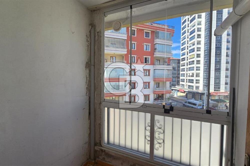 Yenimahalle Kayalar Erol Kaya Caddesi Köşe Konumda 3+1 Daire Boş