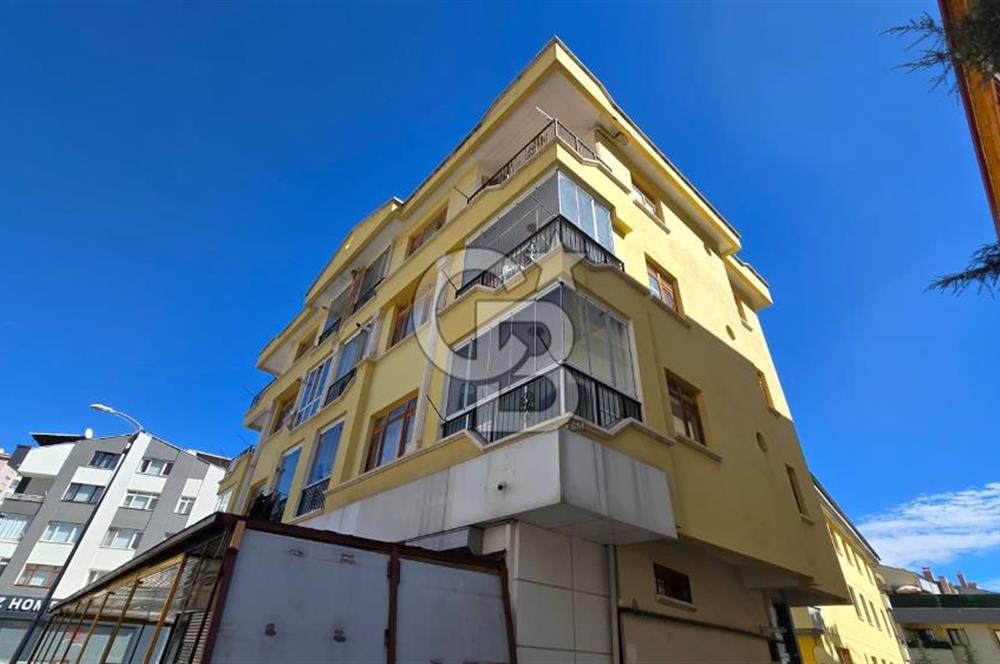 Yenimahalle Kayalar Erol Kaya Caddesi Köşe Konumda 3+1 Daire Boş