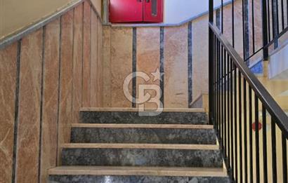 Yenimahalle Kayalar Erol Kaya Caddesi Köşe Konumda 3+1 Daire Boş