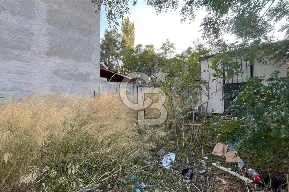 FOÇA FEVZİPAŞA MAHALLESİNDE 136M2 SATILIK ARSA