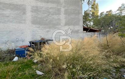 FOÇA FEVZİPAŞA MAHALLESİNDE 136M2 SATILIK ARSA