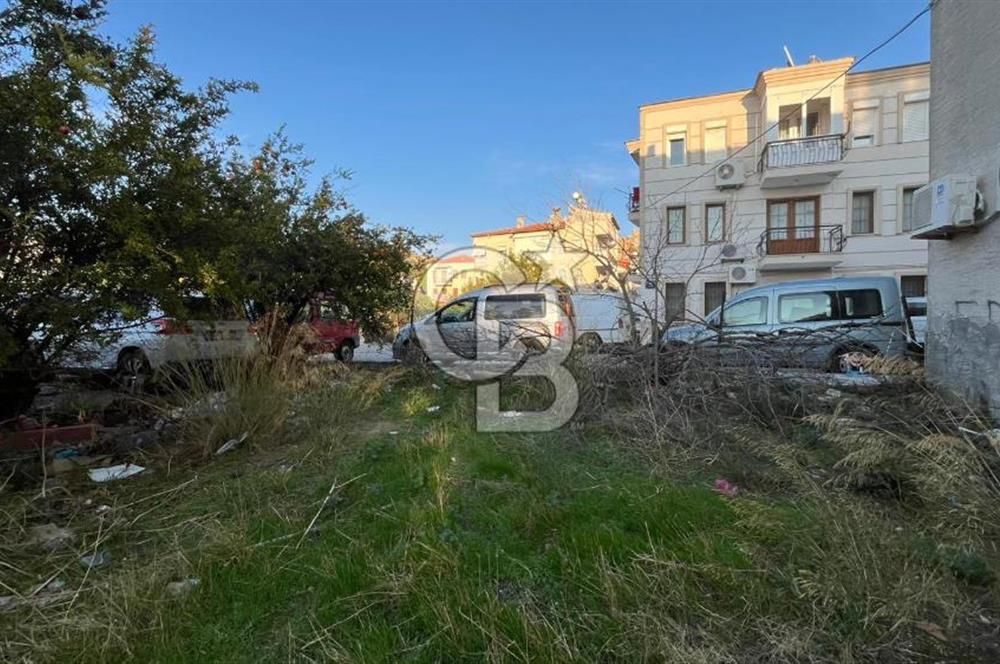 FOÇA FEVZİPAŞA MAHALLESİNDE 136M2 SATILIK ARSA
