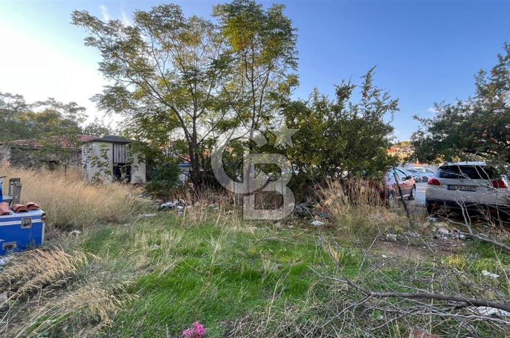 FOÇA FEVZİPAŞA MAHALLESİNDE 136M2 SATILIK ARSA