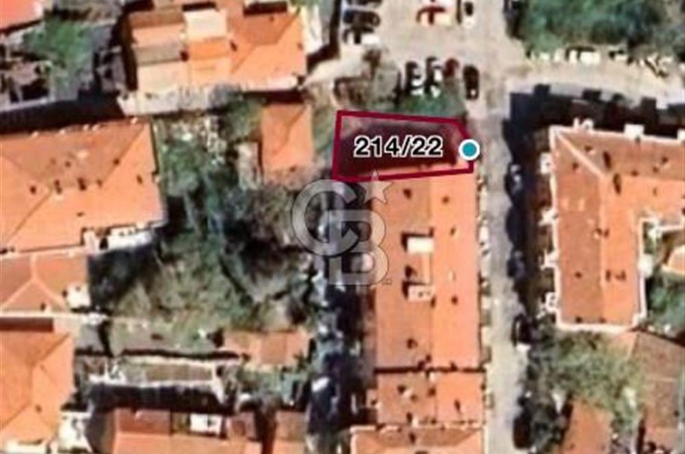 FOÇA FEVZİPAŞA MAHALLESİNDE 136M2 SATILIK ARSA
