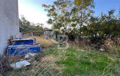 FOÇA FEVZİPAŞA MAHALLESİNDE 136M2 SATILIK ARSA