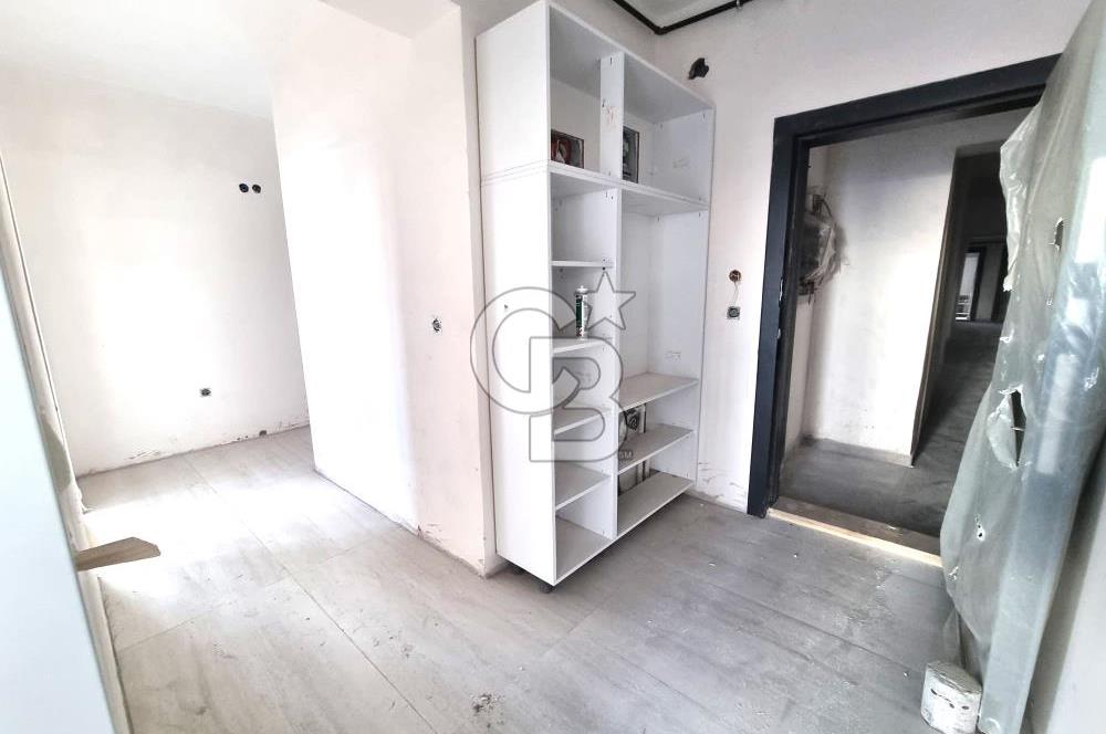 BORNOVA MANAVKUYU CADDE ÜZERİ MUHTEŞEM KONUMDA 3+1 SATILIK DAİRE