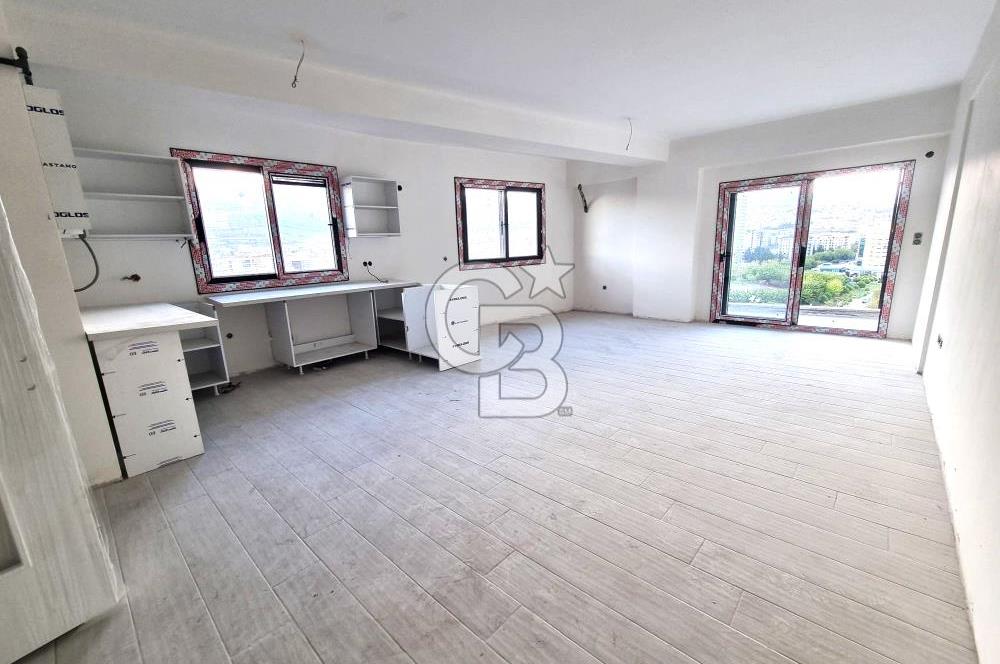 BORNOVA MANAVKUYU CADDE ÜZERİ MUHTEŞEM KONUMDA 3+1 SATILIK DAİRE