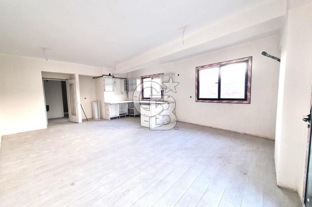 BORNOVA MANAVKUYU CADDE ÜZERİ MUHTEŞEM KONUMDA 3+1 SATILIK DAİRE