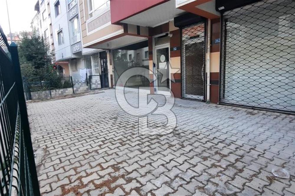 Etimesgut Atakent'te Merkezi Konumda - Depolu Satılık Dükkan