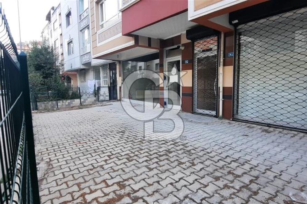 Etimesgut Atakent'te Merkezi Konumda - Depolu Satılık Dükkan