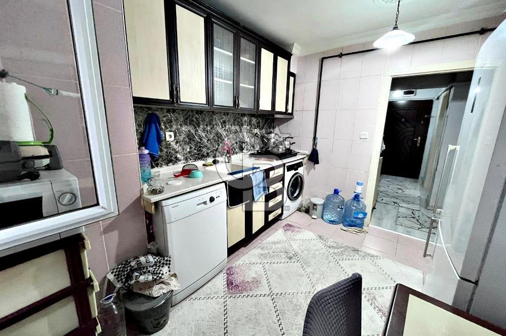 NATOYOLU CADDESİ YAKINI KAT KONUMUNDA CEPHELERİ AÇIK YAPILI 2+1