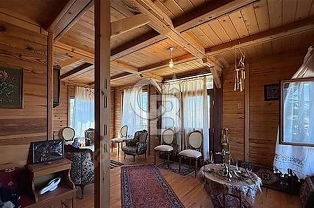 GEDİKLİDE ALT-ÜST AYRI GİRİŞLİ 2 KATLI OTANTİK KÖY KONAĞI