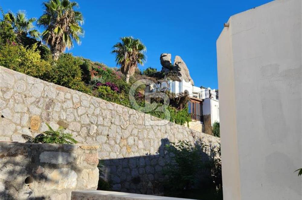 Yalıkavak’ta Yatırıma Değer 5+1 Villa – Satılık Deniz Manzaralı, 4 Katlı Lüks Konut