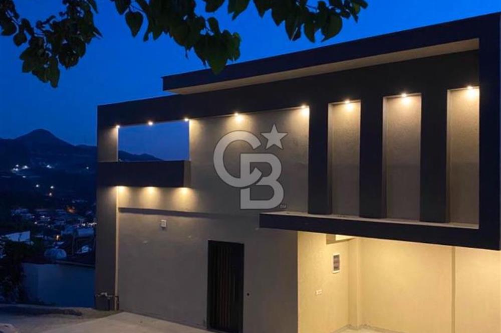 Yalıkavak’ta Yatırıma Değer 5+1 Villa – Satılık Deniz Manzaralı, 4 Katlı Lüks Konut