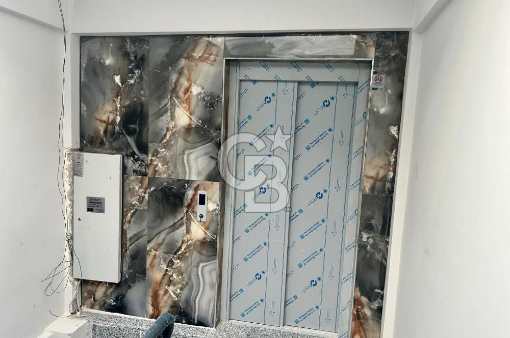 İZMİT KURUÇEŞME YENİ MAHALLEDE KAPALI HAVUZLU SATILIK 3+1 DAİRE