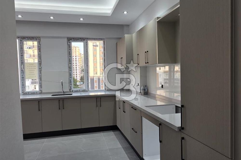 MEVLANA'DA MÜKEMMEL KONUMDA 3+1 YAPILI SATILIK DAİRE