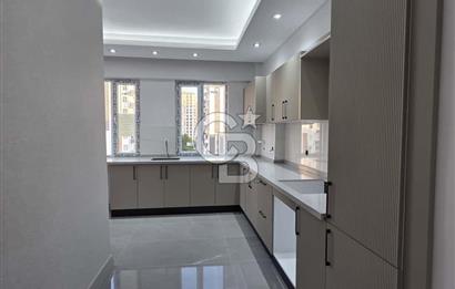 MEVLANA'DA MÜKEMMEL KONUMDA 3+1 YAPILI SATILIK DAİRE
