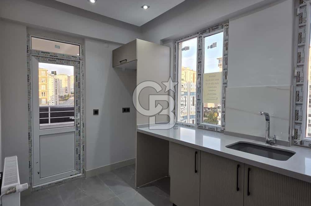 MEVLANA'DA MÜKEMMEL KONUMDA 3+1 YAPILI SATILIK DAİRE