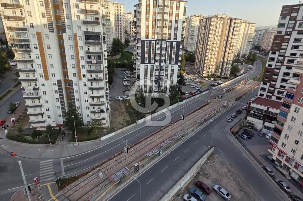 MEVLANA'DA MÜKEMMEL KONUMDA 3+1 YAPILI SATILIK DAİRE