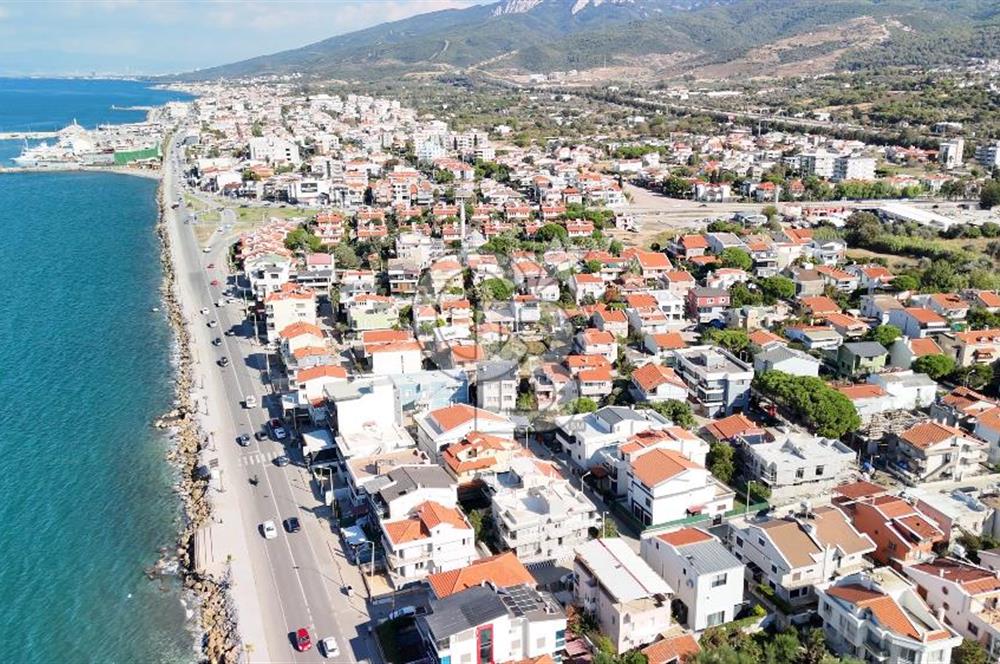 Güzelbahçe’de kiralık tripleks villa