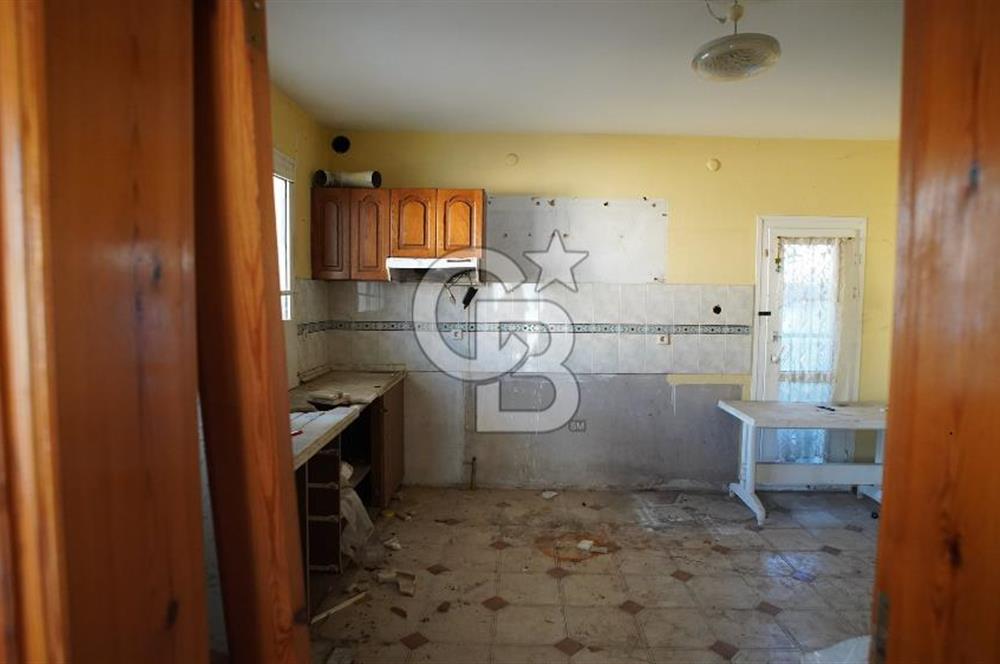 Güzelbahçe’de kiralık tripleks villa