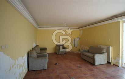 Güzelbahçe’de kiralık tripleks villa