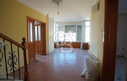 Güzelbahçe’de kiralık tripleks villa