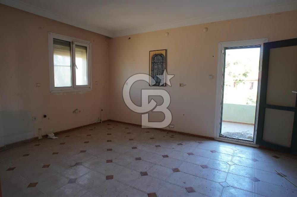 Güzelbahçe’de kiralık tripleks villa