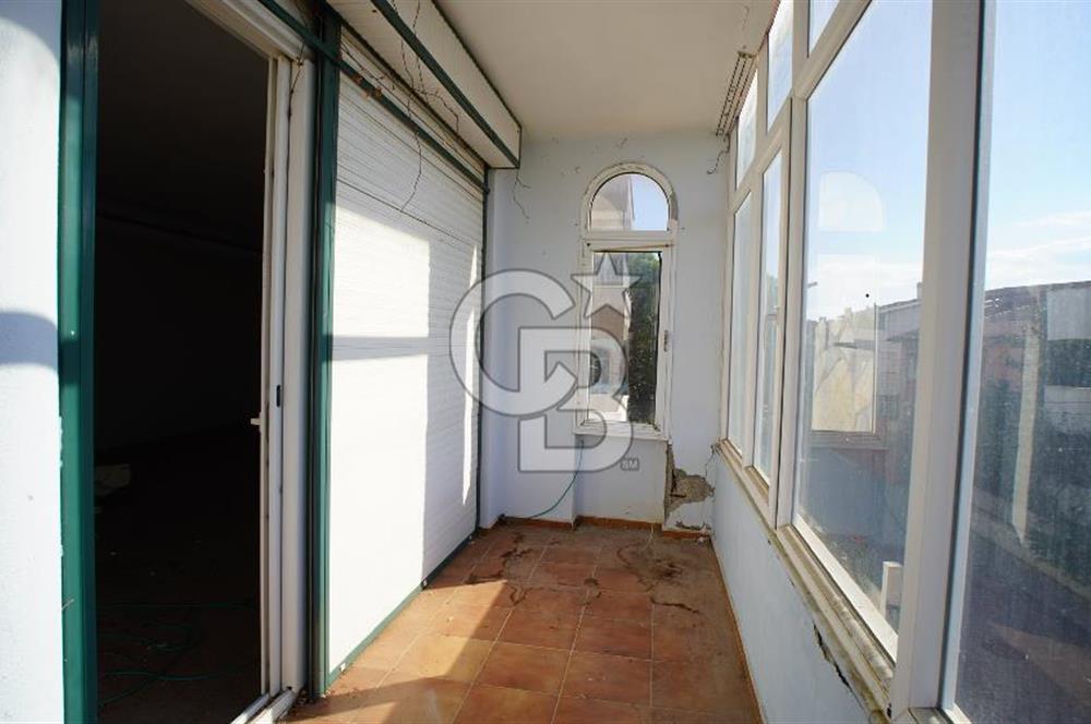 Güzelbahçe’de kiralık tripleks villa