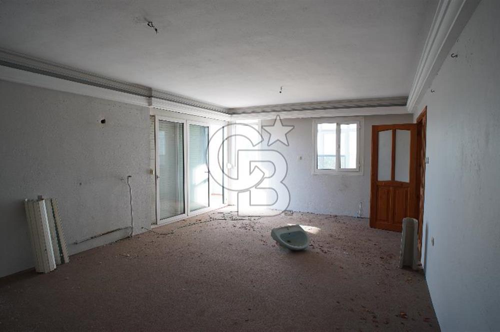 Güzelbahçe’de kiralık tripleks villa