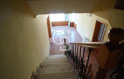 Güzelbahçe’de kiralık tripleks villa