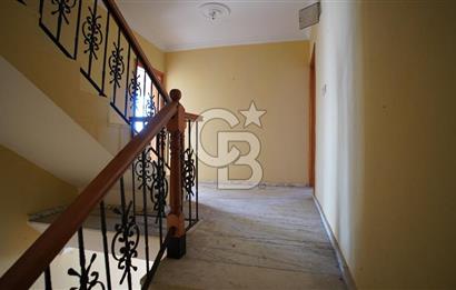 Güzelbahçe’de kiralık tripleks villa