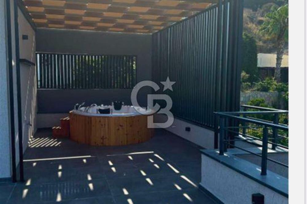 Yalıkavak’ta Yatırıma Değer 5+1 Villa – Satılık Deniz Manzaralı, 4 Katlı Lüks Konut