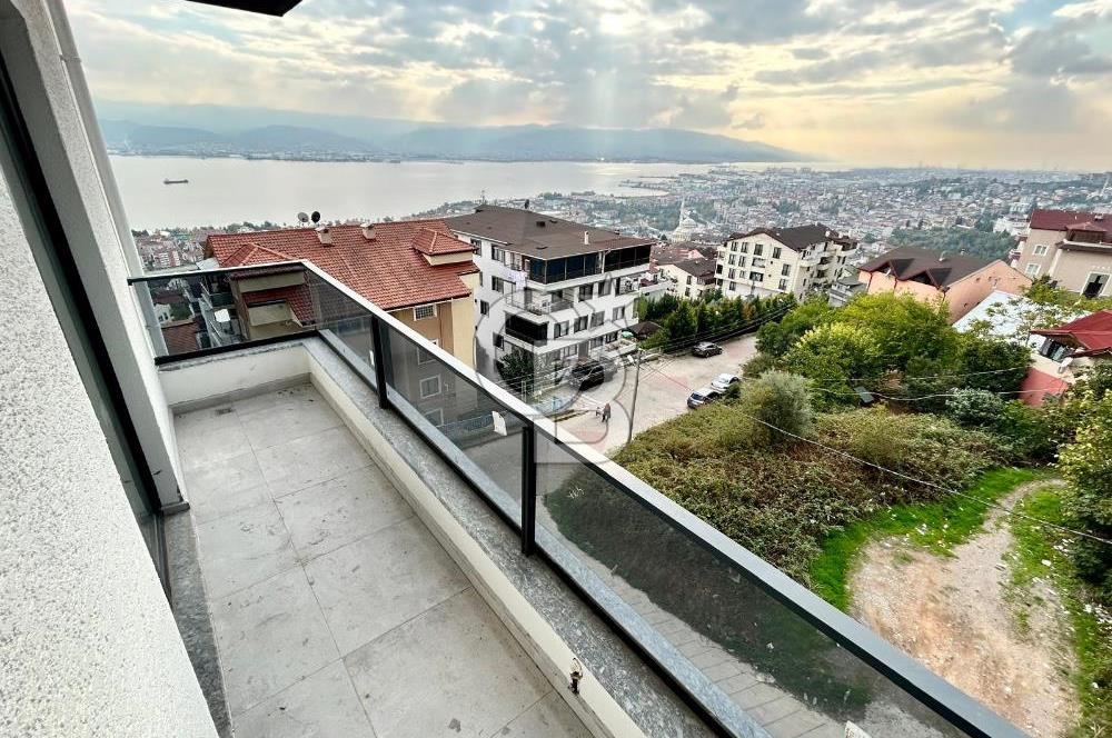 İZMİT KURUÇEŞME YENİ MAHALLEDE KAPALI HAVUZLU SATILIK 3+1 DAİRE